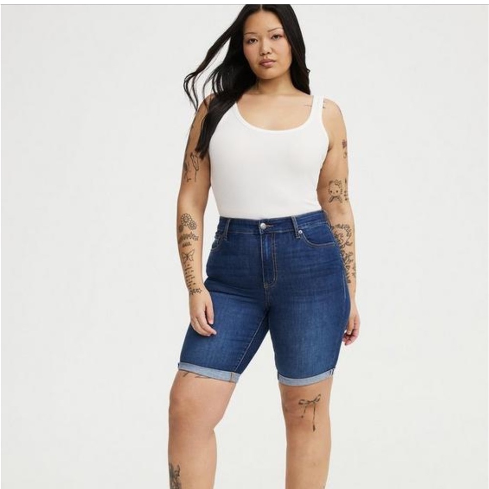 torrid sz 24 plus High-Rise Denim Bermuda Shorts